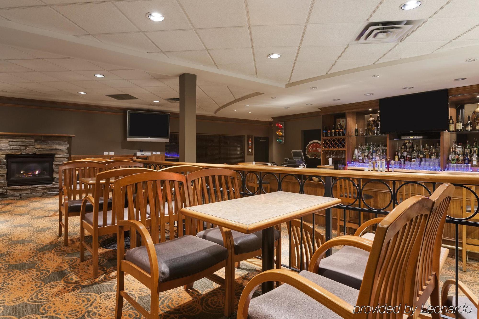 Poco Inn And Suites Hotel And Conference Center Port Coquitlam Zewnętrze zdjęcie