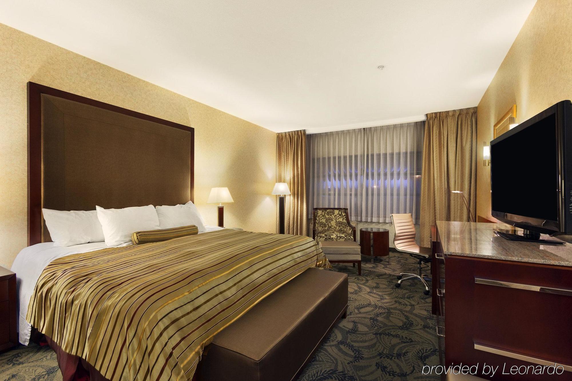 Poco Inn And Suites Hotel And Conference Center Port Coquitlam Zewnętrze zdjęcie