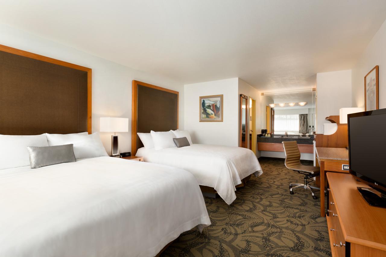Poco Inn And Suites Hotel And Conference Center Port Coquitlam Zewnętrze zdjęcie