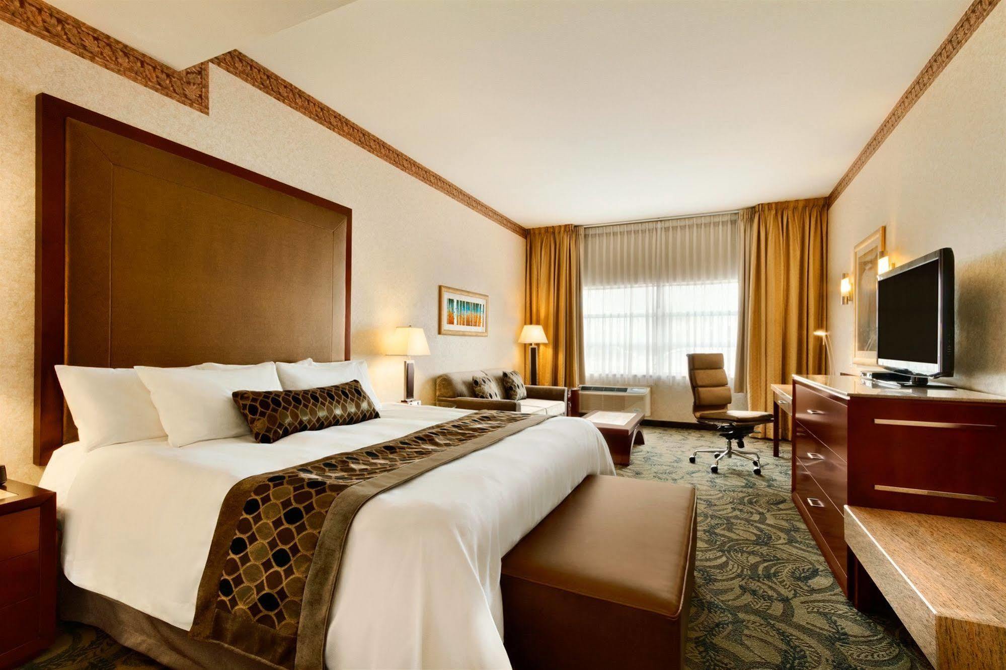 Poco Inn And Suites Hotel And Conference Center Port Coquitlam Zewnętrze zdjęcie