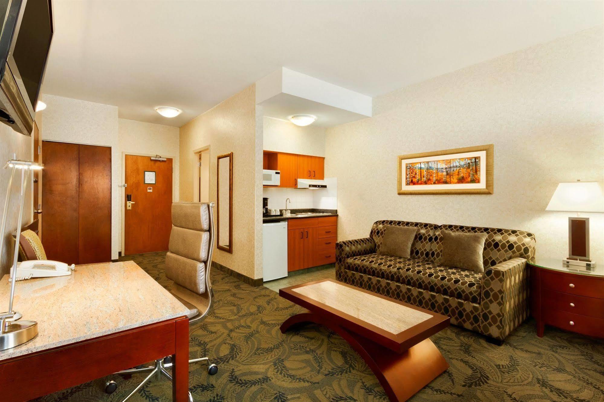 Poco Inn And Suites Hotel And Conference Center Port Coquitlam Zewnętrze zdjęcie