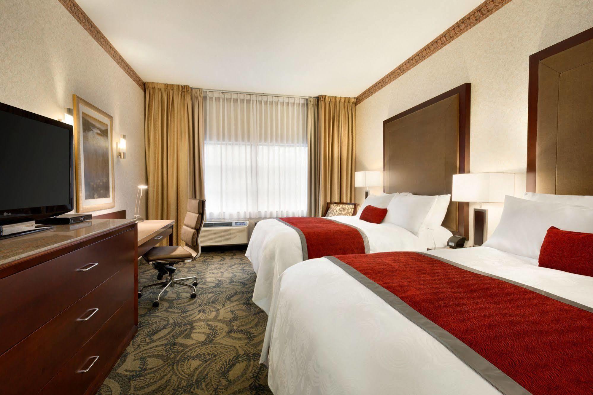 Poco Inn And Suites Hotel And Conference Center Port Coquitlam Zewnętrze zdjęcie