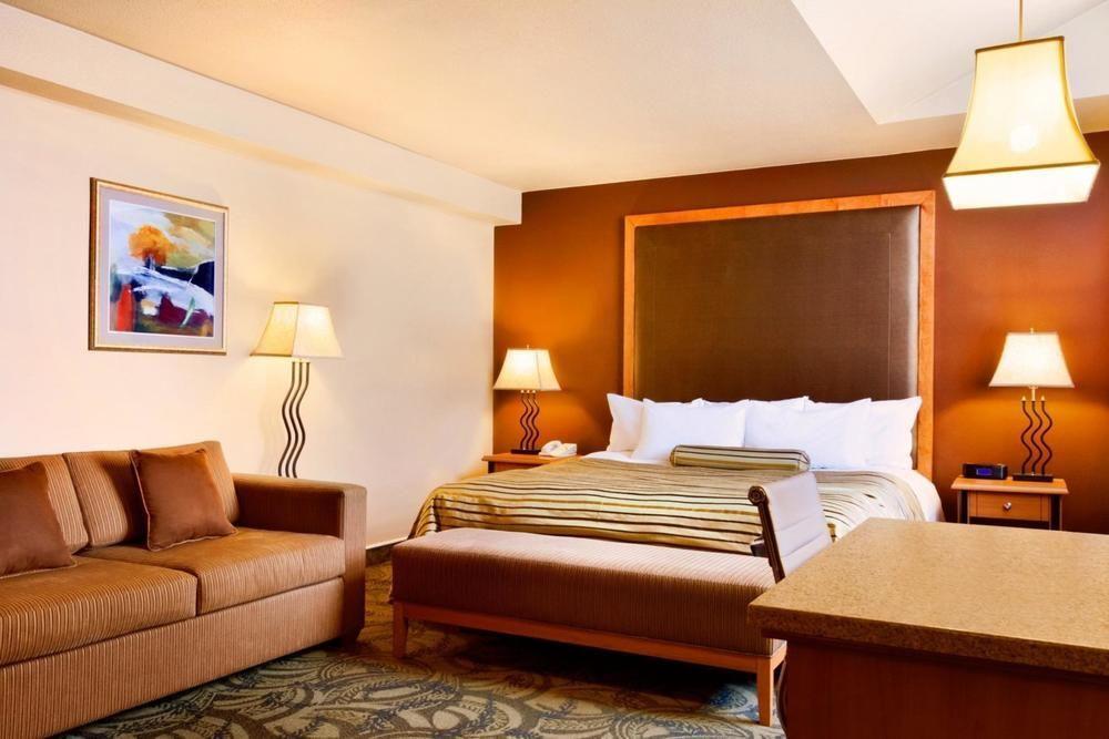 Poco Inn And Suites Hotel And Conference Center Port Coquitlam Zewnętrze zdjęcie